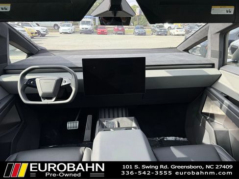 Used 2024 Tesla Cybertruck Cyberbeast AWD/4WD image 39
