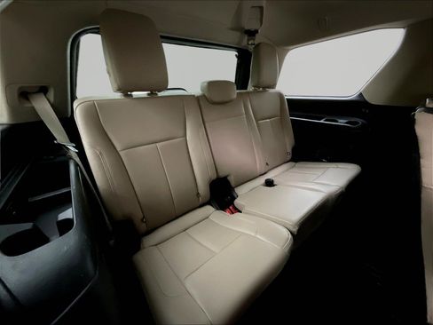 Used 2022 Ford Expedition XLT AWD/4WD image 25