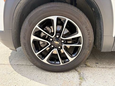 Used 2024 Chevrolet TrailBlazer LT FWD image 9