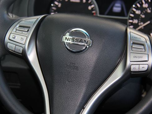 Used 2015 Nissan Altima 2.5 S w/ Power Driver Seat Package FWD image 12
