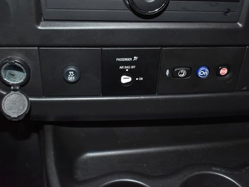 Used 2025 GMC Savana 2500 w/ Driver Convenience Package RWD image 18