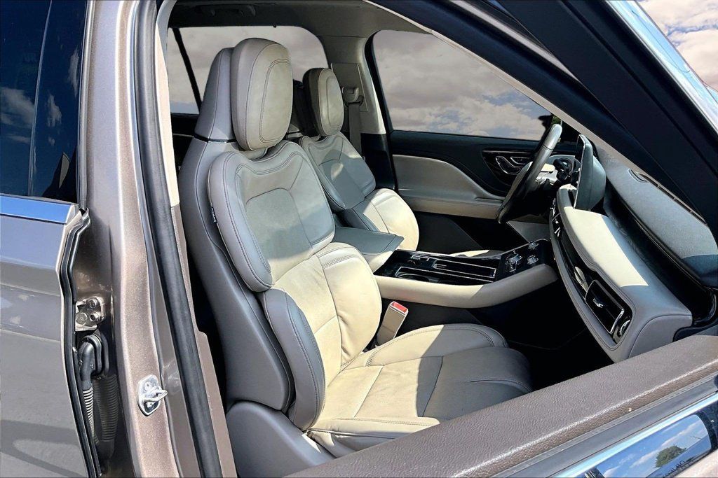 Used 2020 Lincoln Aviator Reserve w/ Equipment Group 202A AWD/4WD image 29