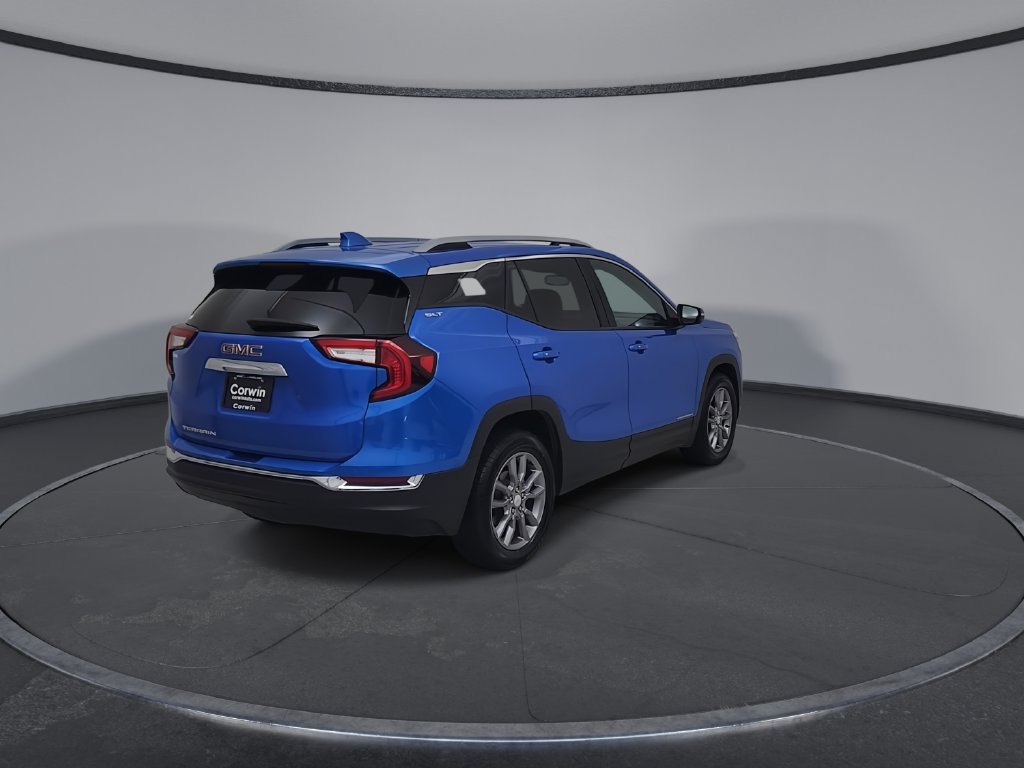 Used 2024 GMC Terrain SLT FWD image 16