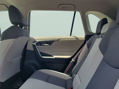 Used 2020 Toyota RAV4 XLE AWD/4WD image 10