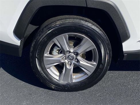 Used 2025 Toyota RAV4 XLE image 7