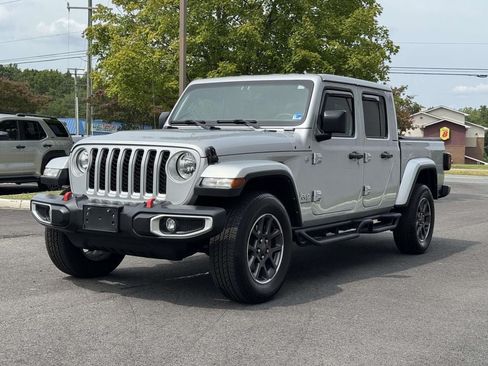 Used 2023 Jeep Gladiator Overland AWD/4WD image 24