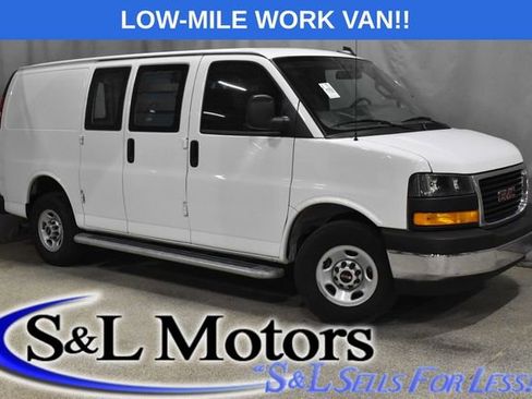Used 2024 GMC Savana 2500 w/ Driver Convenience Package image 3