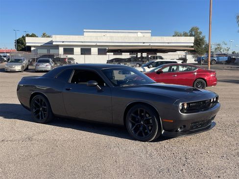Used 2023 Dodge Challenger R/T w/ Plus Package image 8