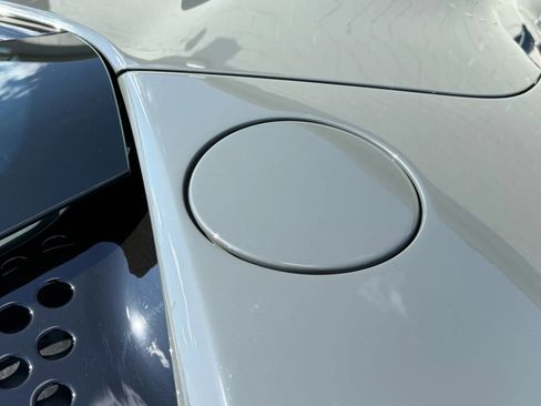 Used 2023 Ferrari SF90 Spider image 29