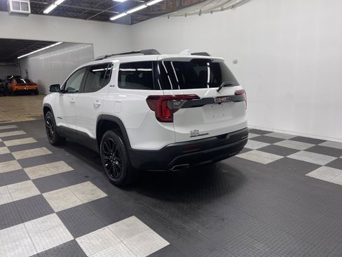 Used 2023 GMC Acadia SLE w/ Driver Convenience Package image 2
