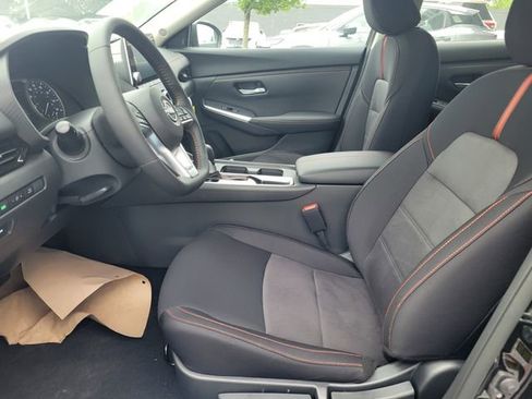 New 2025 Nissan Sentra SR w/ Midnight Edition image 17