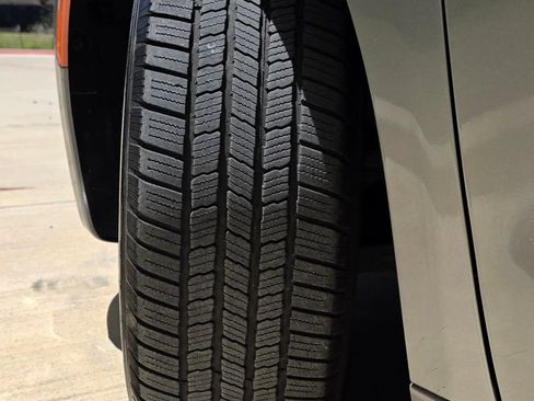 Used 2018 Chrysler Pacifica Limited FWD image 60