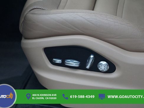 Used 2020 Porsche Cayenne AWD/4WD image 18