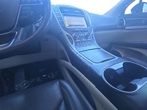 Used 2019 Lincoln Nautilus Reserve image 11