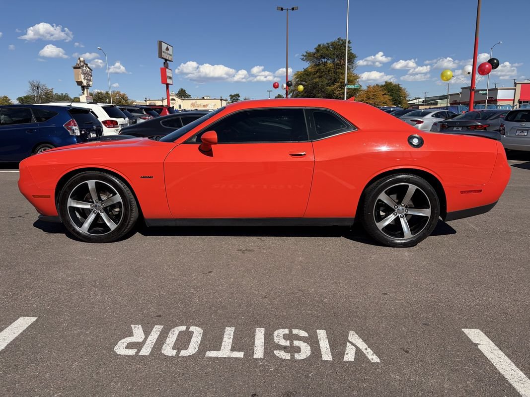 Used 2016 Dodge Challenger R/T RWD image 3