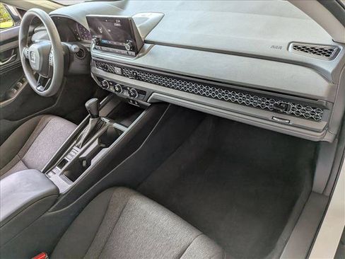 Certified 2023 Honda Accord LX image 19