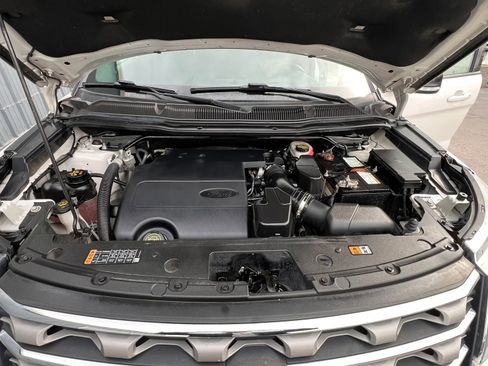 Used 2017 Ford Explorer XLT w/ Equipment Group 202A image 11