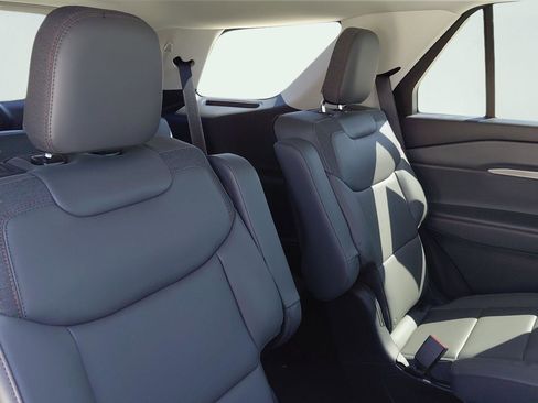 New 2026 Ford Explorer Active image 15