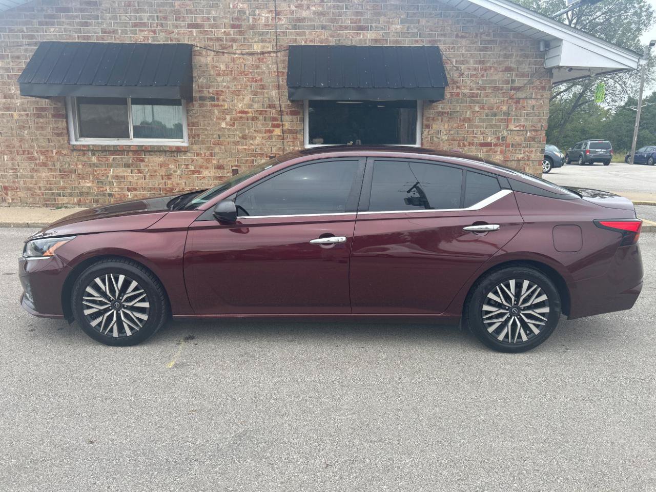 Used 2024 Nissan Altima 2.5 SV FWD image 10