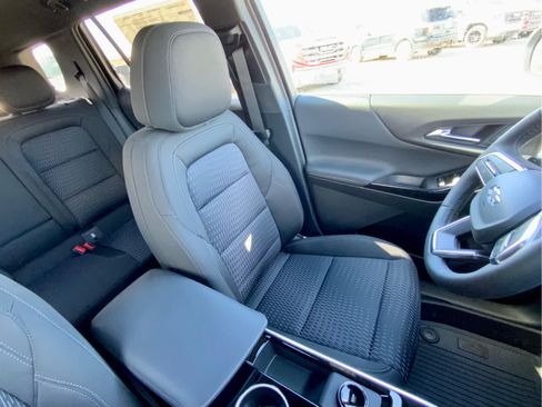 New 2026 Chevrolet Equinox LT w/ Midnight Edition AWD/4WD image 29