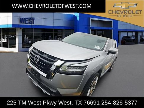 Used 2023 Nissan Pathfinder Platinum FWD image 1