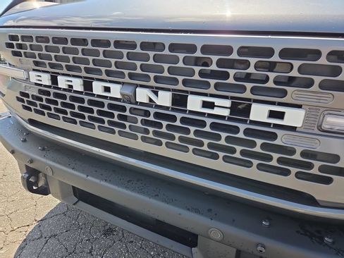 Used 2024 Ford Bronco Badlands AWD/4WD image 16