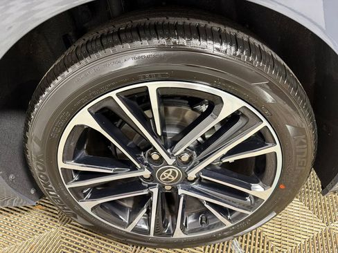 Used 2025 Toyota Camry XLE image 20