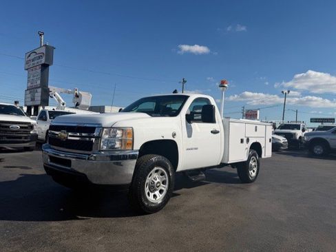 Used 2013 Chevrolet Silverado 3500 W/T image 2