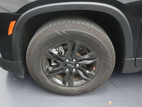 Used 2023 Chevrolet Traverse LS w/ Midnight/Sport Edition FWD image 9
