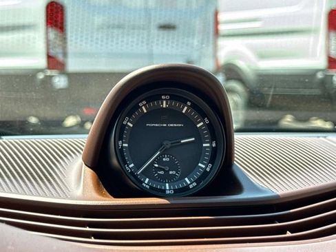 Used 2022 Porsche Taycan Turbo image 33