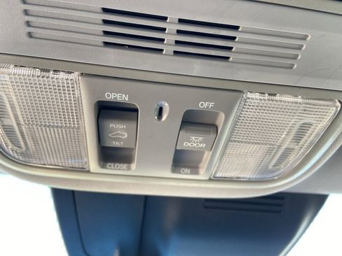 Used 2018 Honda CR-V EX image 5