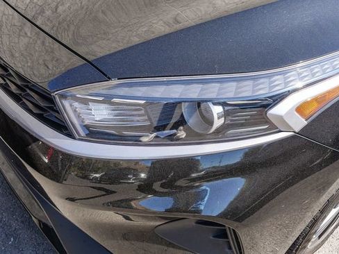Certified 2023 Kia Forte LXS FWD image 5