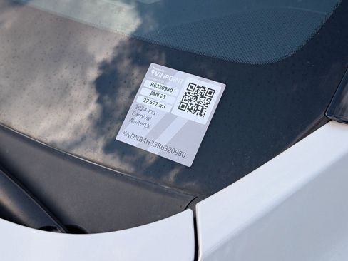 Certified 2024 Kia Carnival LX image 14