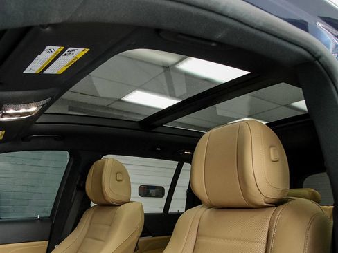 Used 2024 Mercedes-Benz GLS 580 4MATIC image 28