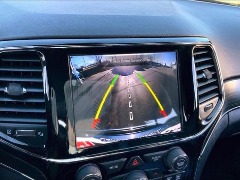 Used 2020 Jeep Grand Cherokee Limited w/ Premium Lighting Group image 11