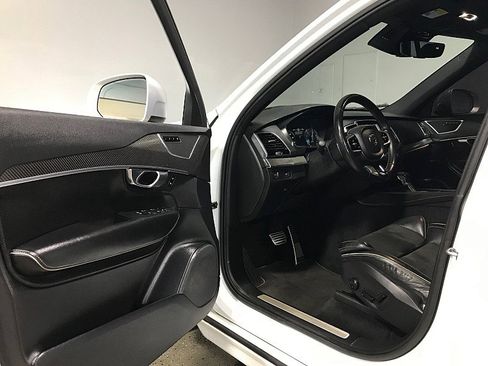 Used 2016 Volvo XC90 T6 R-Design w/ Vision Package image 9
