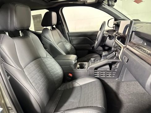 Used 2024 Toyota Tacoma TRD Off-Road w/ TRD Off Road Premium Package image 13