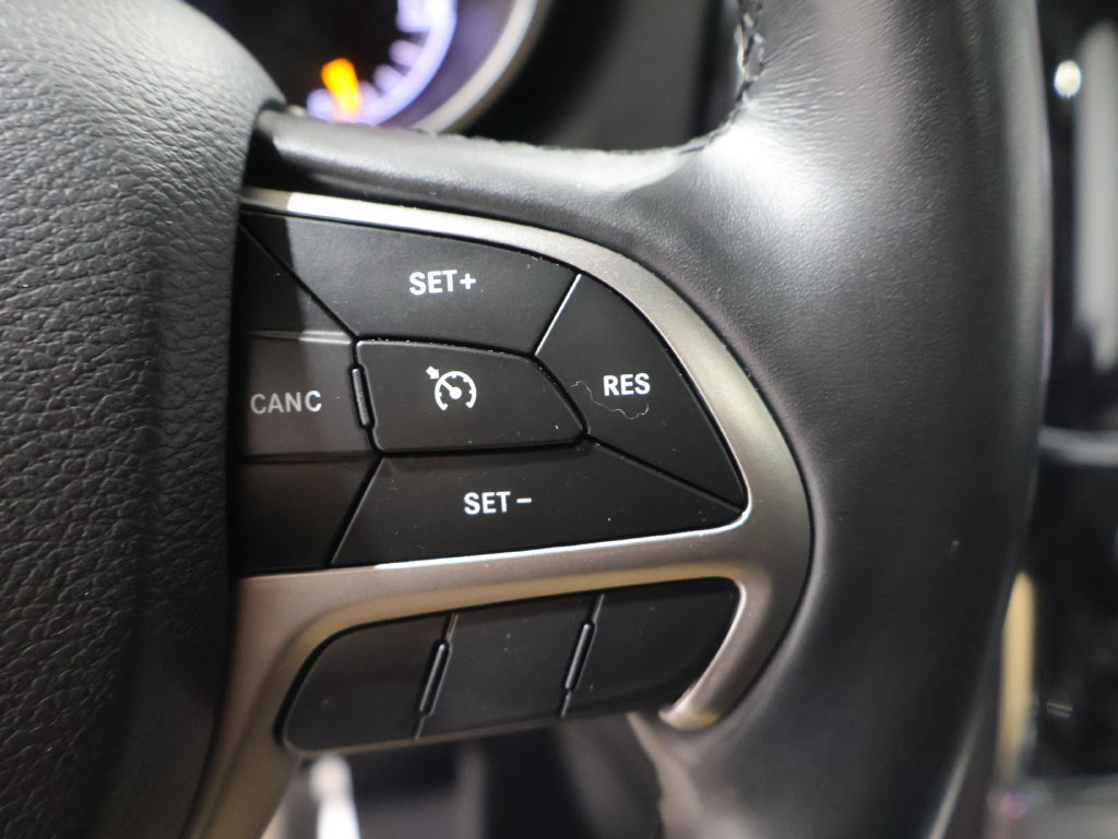 Used 2020 Jeep Grand Cherokee Limited w/ Luxury Group II AWD/4WD image 37