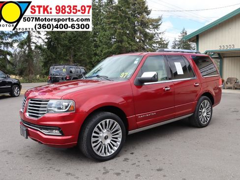 Used 2015 Lincoln Navigator 4WD w/ Equipment Group 101A Reserve image 2