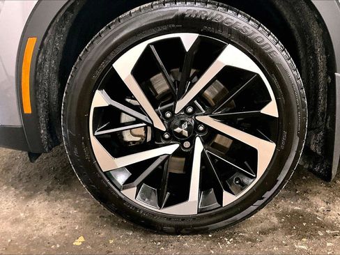 Used 2022 Mitsubishi Outlander SE image 8