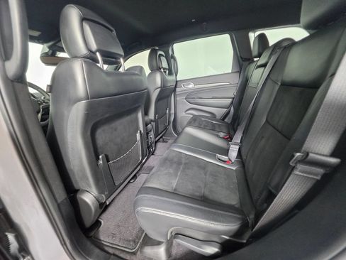 Used 2017 Jeep Grand Cherokee Altitude AWD/4WD image 18
