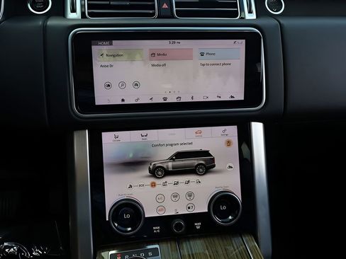 Used 2018 Land Rover Range Rover HSE image 24