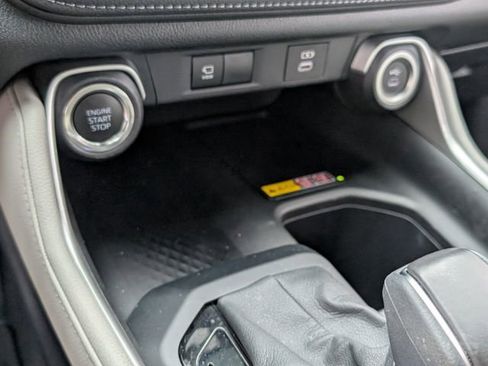 Used 2025 Toyota Grand Highlander AWD image 32