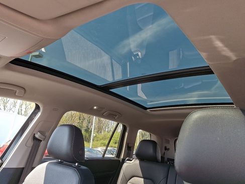 Used 2021 Volkswagen Atlas SEL Premium image 15