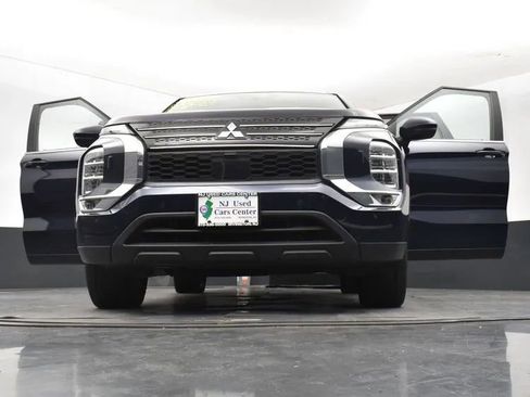 Used 2024 Mitsubishi Outlander Ralliart image 11