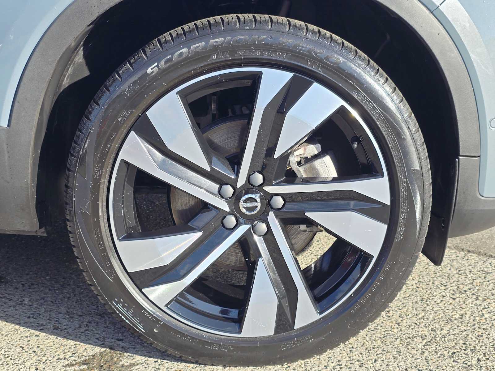Certified 2023 Volvo XC40 B5 Ultimate w/ Protection Package Premier AWD/4WD image 10