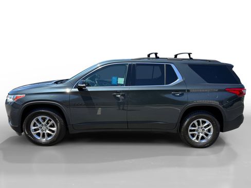 Used 2020 Chevrolet Traverse LT FWD image 2