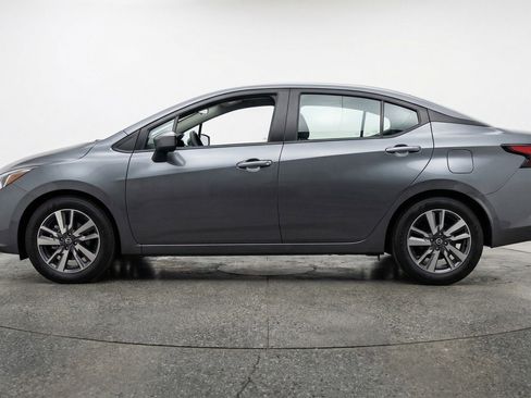 Used 2025 Nissan Versa SV FWD image 5