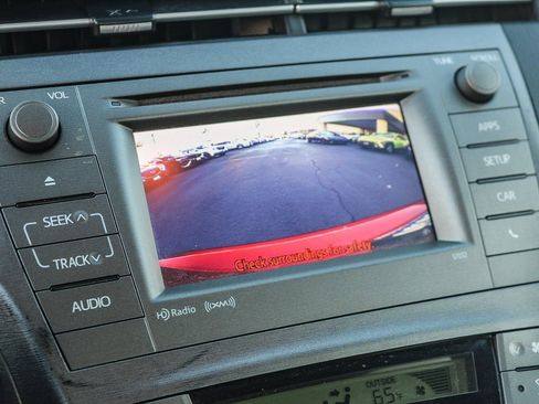 Used 2015 Toyota Prius Three image 25