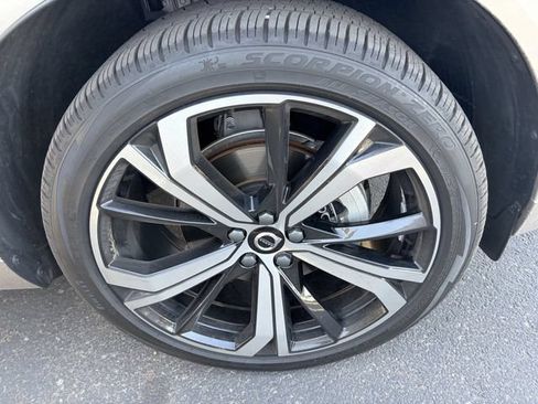 Used 2025 Volvo XC60 B5 Ultra w/ Protection Package Premier AWD/4WD image 4